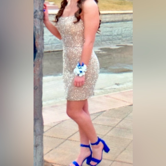 Sherri Hill beaded elegant dress. - Picture 3 of 12